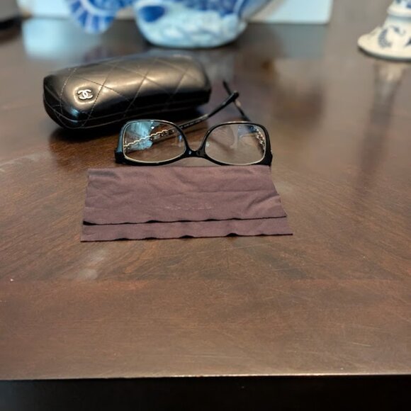 O10 CHANEL Eyeglasses w/ Black Quilted Case & Cleaning Cloth - Picture 2 of 13